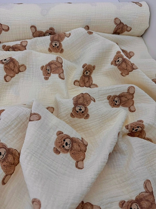 M 2003 C3 Муслін жатка 2-х шаровий принт звірята ведмедики на айворі 100% бавовна 135-140 см 125-135
