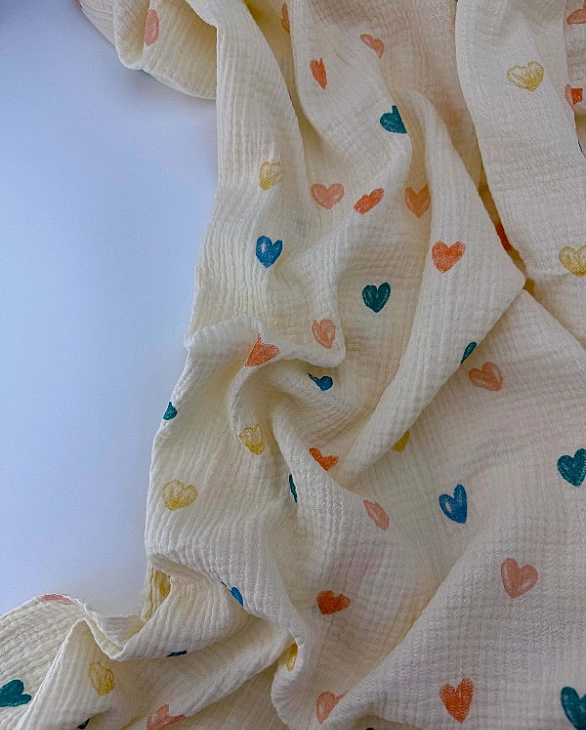 RAINBOW-C06102 Муслін 2-х шаровий принт LOVE сердечки великі акварельні різнокольорові на айворі 100