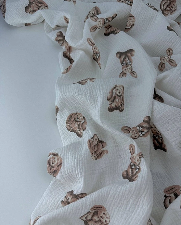 M 2002 C2 Муслін 2-х шаровий принт звірята зайчата бежеві на молочному 100% бавовна 135-140 см 125-1