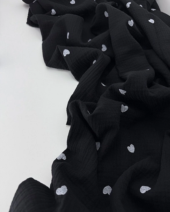 M 303 C01 Муслін 2-х шаровий принт LOVE сердечки середні білі на чорному 100% бавовна 135-140 см 125