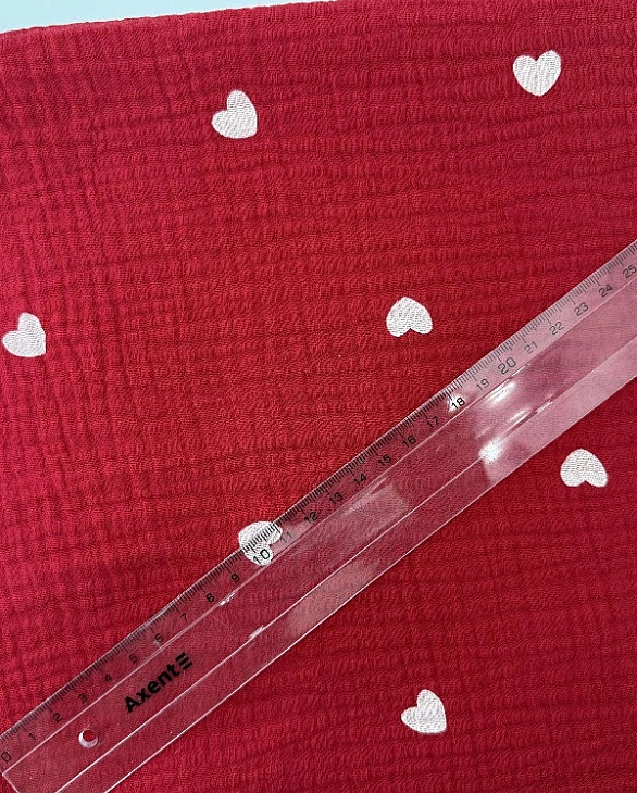 M 303 C36 Муслін 2-х шаровий принт LOVE сердечки середні білі на червоному 100% бавовна 135-140 см 1