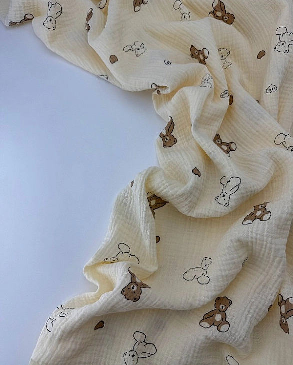 M 2054 C3 Муслін 2-х шаровий принт звірята ведмедик з сердечком на айворі 100% бавовна 160 см 125-13