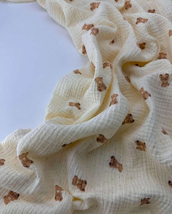 M 2035 C2 Муслін 2-х шаровий принт звірята ведмедик бежевий дрібний з цятками на айворі 100% бавовна