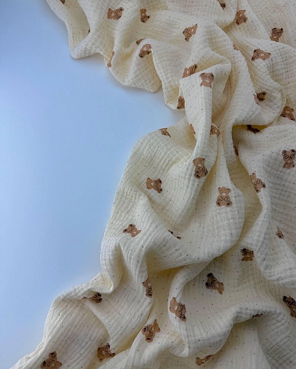 M 2035 C2 Муслін 2-х шаровий принт звірята ведмедик бежевий дрібний з цятками на айворі 100% бавовна