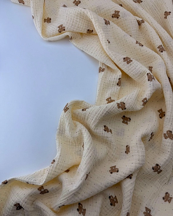 M 2035 C2 Муслін 2-х шаровий принт звірята ведмедик бежевий дрібний з цятками на айворі 100% бавовна