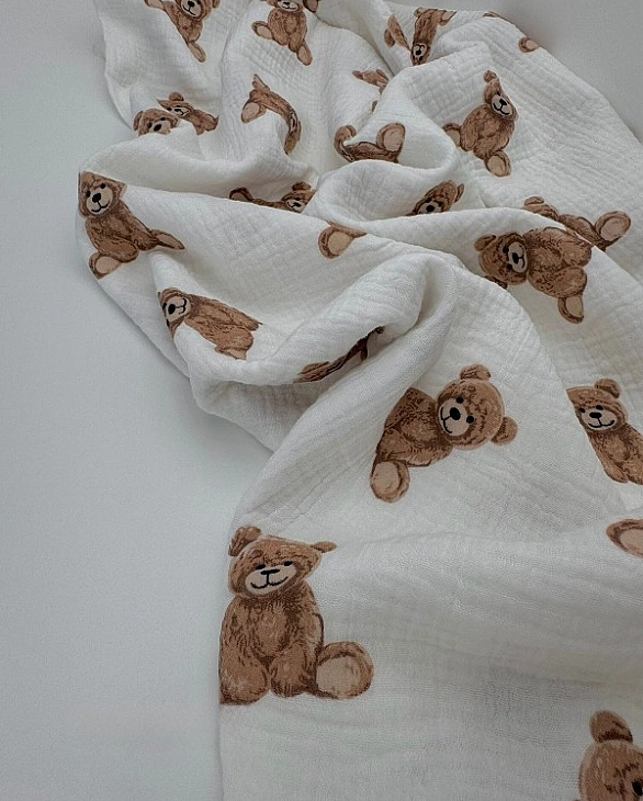 M 2004 C2 Муслін жатка 2-х шаровий принт звірята ведмедики на молочному 100% бавовна 135-140 см 125-