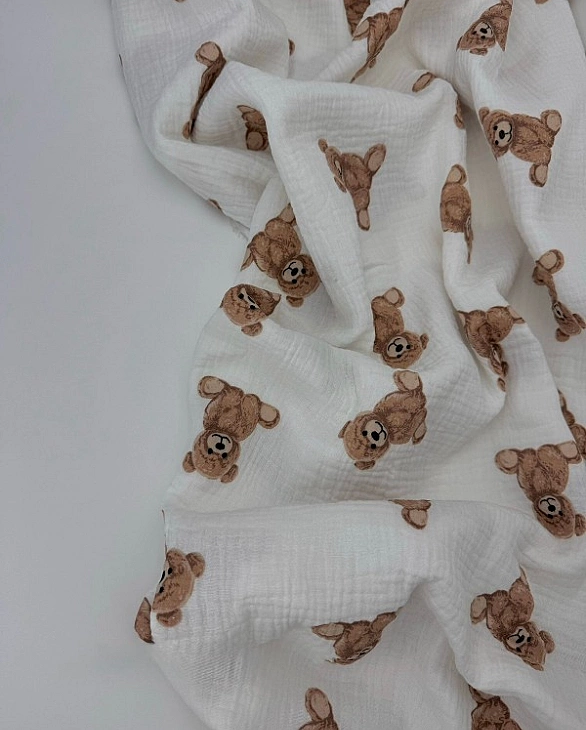 M 2004 C2 Муслін жатка 2-х шаровий принт звірята ведмедики на молочному 100% бавовна 135-140 см 125-