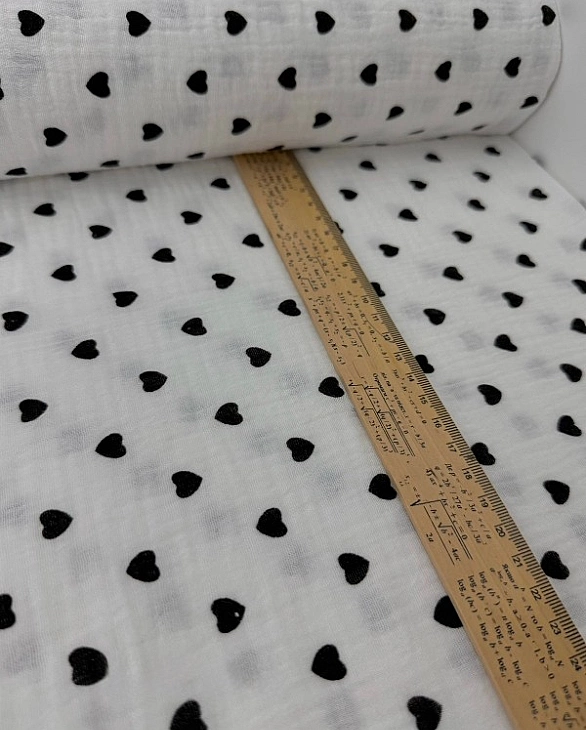 M-2/D-2-2 Муслін жатка 2-х шаровий принт LOVE сердечки чорні дрібні на молочному 100% бавовна 135-14