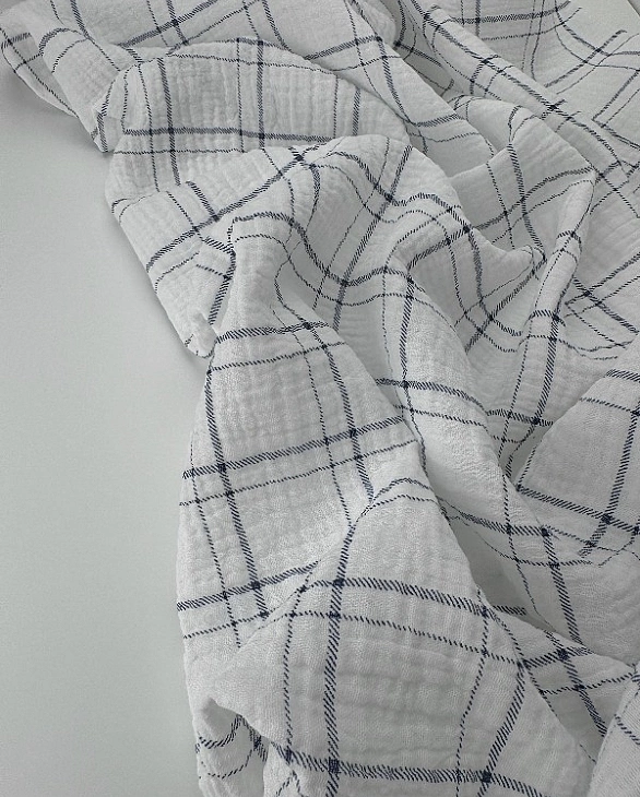 MINT-9 Муслін жатка 2-х шаровий принт геометричний клітинка синя середня на молочному 100% бавовна 1