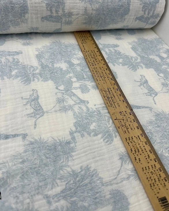 M 100 C2 Муслін жатка 2-х шаровий принт Діор сафарі блакитний на молочному 100% бавовна 135-140 см 1