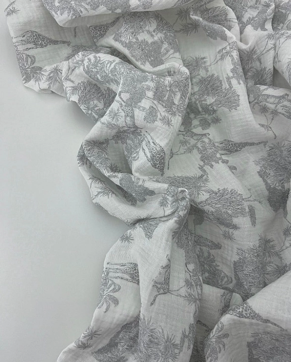 M 101 C2 Муслін жатка 2-х шаровий принт Діор Сафарі сірий на молочному 100% бавовна 135-140 см 125-1