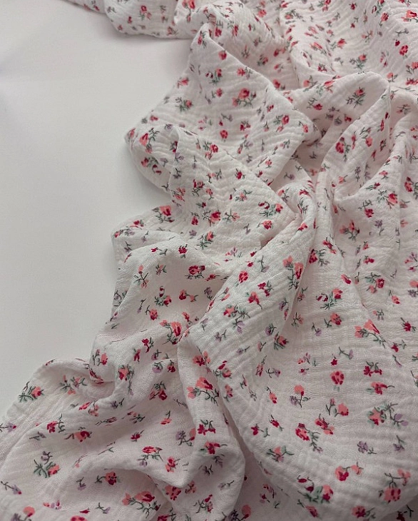 M 5024 C2 Муслін жатка 2-х шаровий принт квіти дрібні акварельні на молочному 100% бавовна 135-140 с