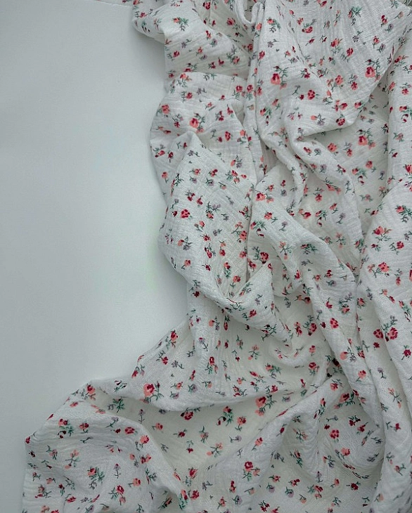 M 5024 C2 Муслін жатка 2-х шаровий принт квіти дрібні акварельні на молочному 100% бавовна 135-140 с