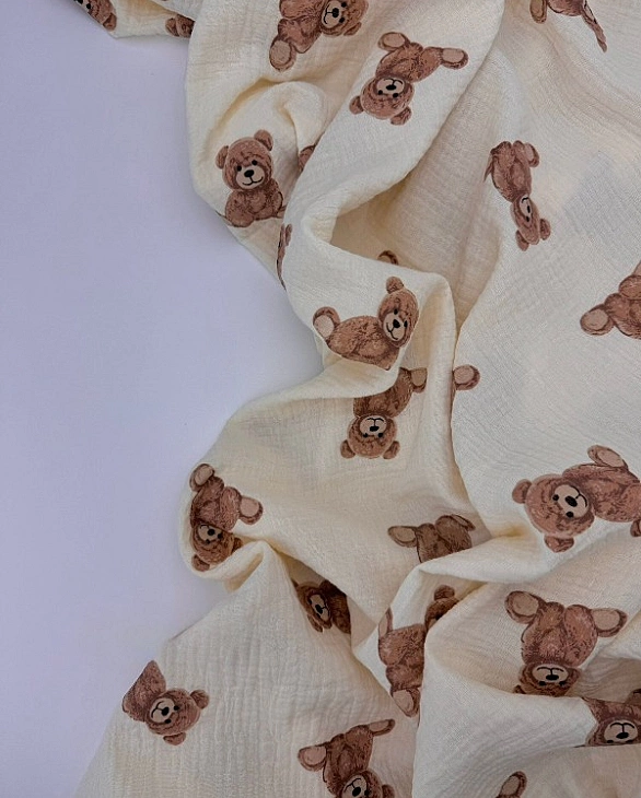 M 2003 C3 Муслін жатка 2-х шаровий принт звірята ведмедики на айворі 100% бавовна 135-140 см 125-135