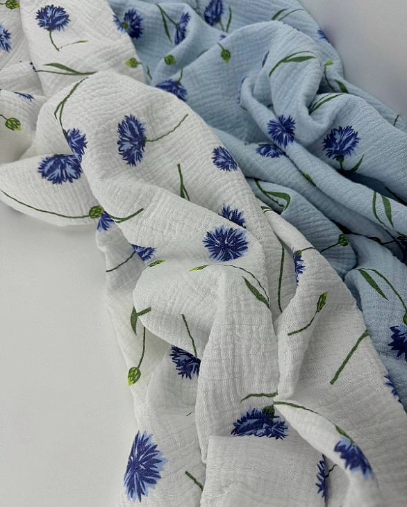 M12C69 Муслін жатка 2-х шаровий принт квіти волошки на блакитному 100% бавовна 135-140 см 125-135 гр
