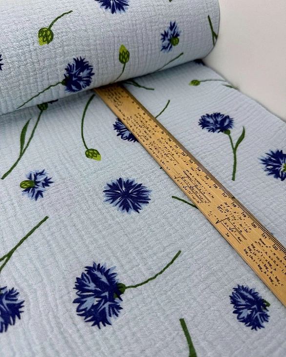 M12C69 Муслін жатка 2-х шаровий принт квіти волошки на блакитному 100% бавовна 135-140 см 125-135 гр