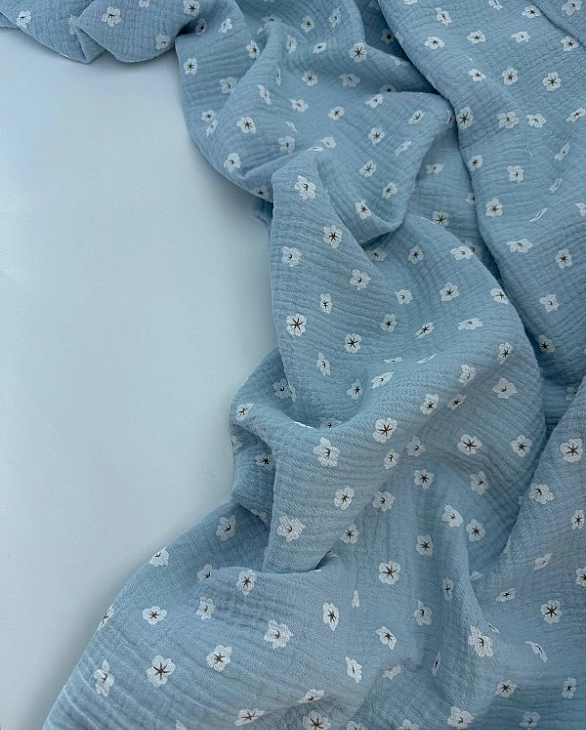 M 5031 C2 Муслін жатка 2-х шаровий принт квіти білі анемони на блакитному 100% бавовна 135-140 см 12