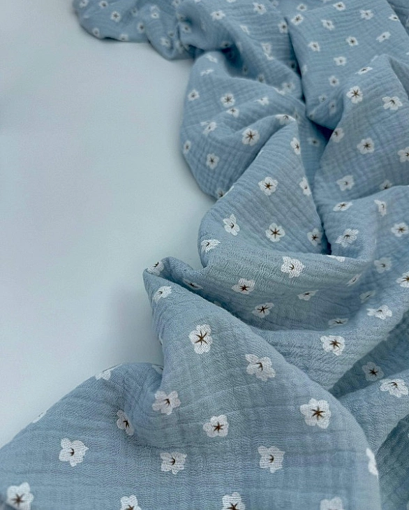 M 5031 C2 Муслін жатка 2-х шаровий принт квіти білі анемони на блакитному 100% бавовна 135-140 см 12