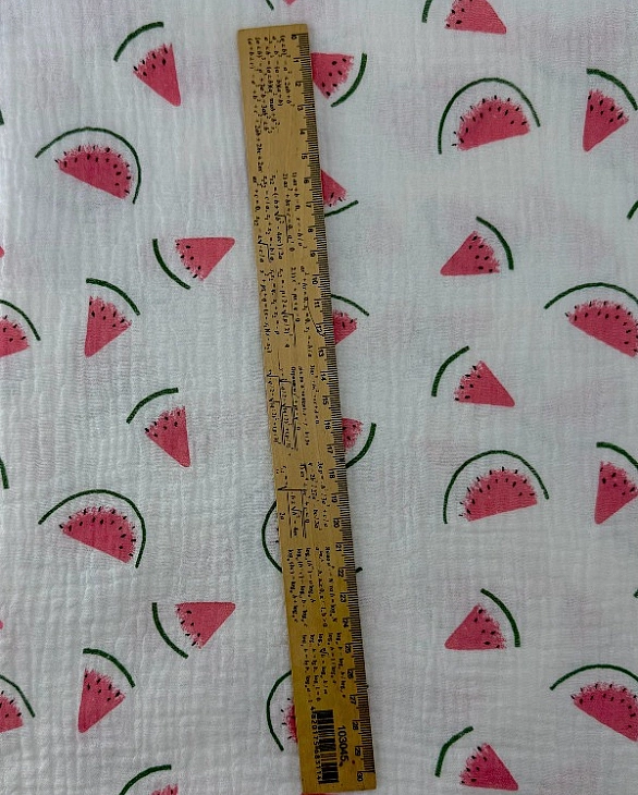 M 4005 C2 Муслін жатка 2-х шаровий принт фрукти,ягоди, овочі кавуни шматочки на молочному 100% бавов
