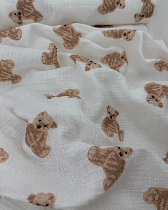 BEAR-C2 | MUSLIN PRINTING-BEAR-C2 Муслін жатка 2-х шаровий принт звірята ведмедики Тедді на молочном