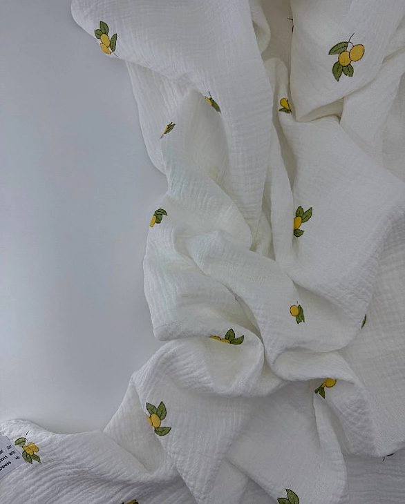 STAR-80006 Муслін жатка 2-х шаровий принт фрукти,ягоди, овочі лимони з листочками на молочному 100%