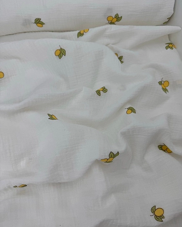 STAR-80006 Муслін жатка 2-х шаровий принт фрукти,ягоди, овочі лимони з листочками на молочному 100%