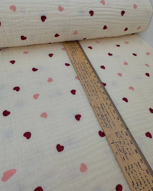 M 310 C3 Муслін жатка 2-х шаровий принт LOVE сердечки дрібні кольорові на айворі 100% бавовна 135-14