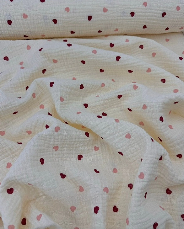 M 310 C3 Муслін жатка 2-х шаровий принт LOVE сердечки дрібні кольорові на айворі 100% бавовна 135-14