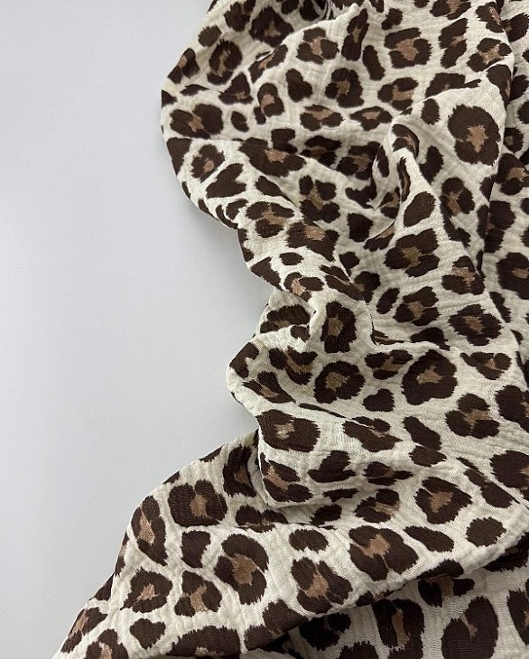 M 115 C 3 Муслін жатка 2-х шаровий принт цятки леопард коричневі на айворі 100% бав