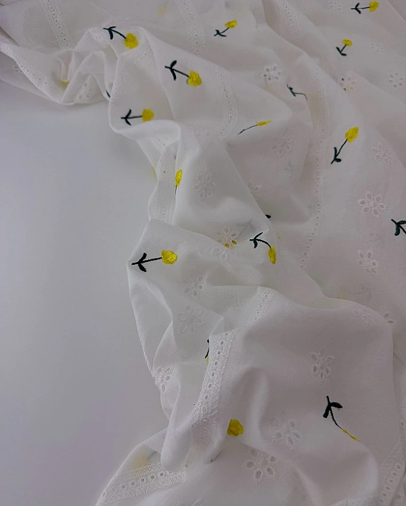CANDY-C025 Батист вишивка принт квіти жовті на білому 100% бавовна 135см 90-100 грам/м.кв.