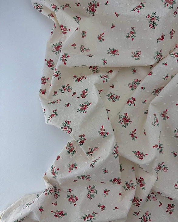 CIRCLE-6 C01001 | ANTONIA Батист мушка принт квіти червоні на айворі 100% бавовна 140-146 см 90-100