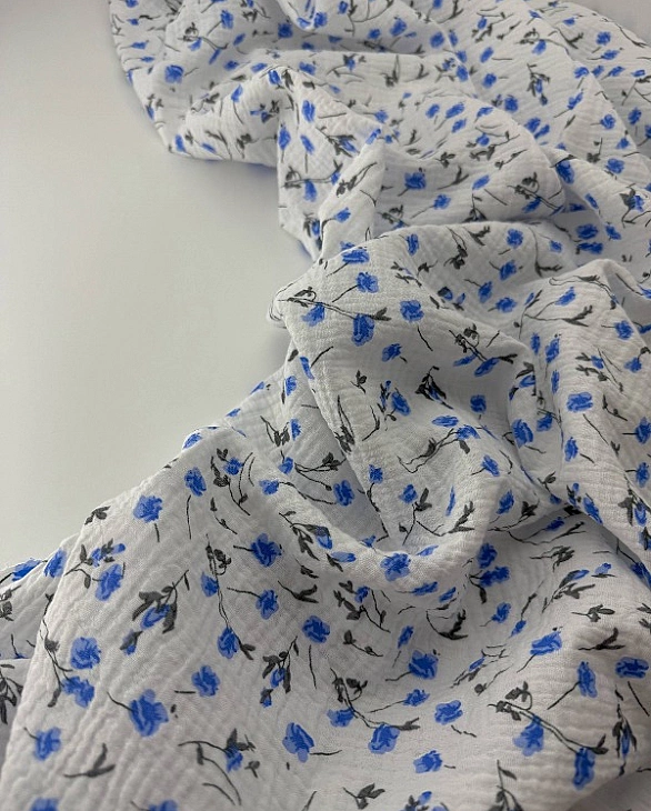 M 04001 C02 | RAINBOW-C04 Муслін жатка 2-х шаровий принт квіти волошки сині на молочному 100% бавовн