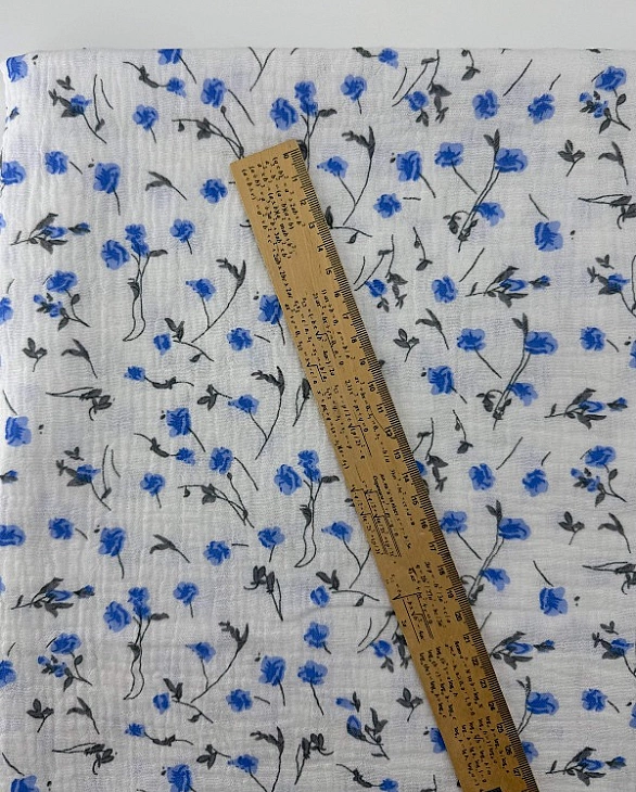 M 04001 C02 | RAINBOW-C04 Муслін жатка 2-х шаровий принт квіти волошки сині на молочному 100% бавовн