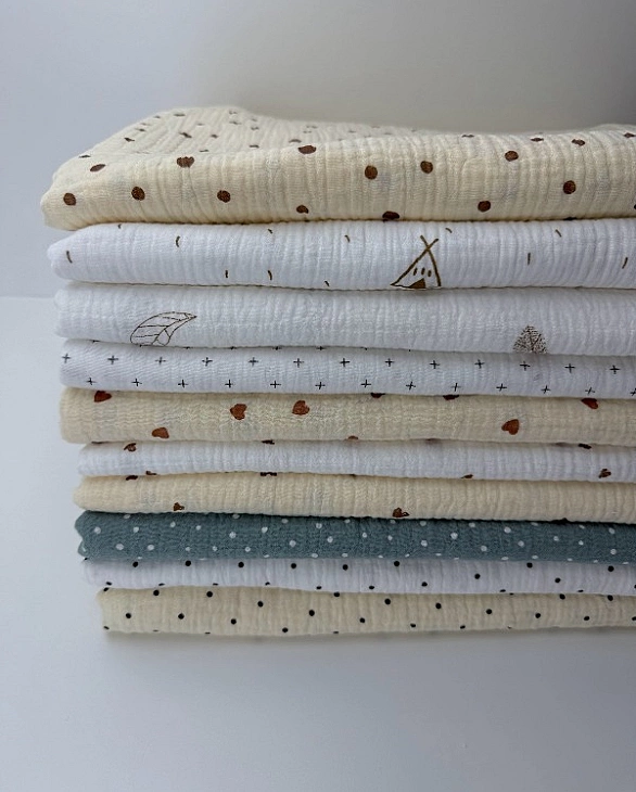 M 04101 C02 | RAINBOW-C04 Муслін жатка 2-х шаровий принт геометричний плюсики на молочному 100% баво