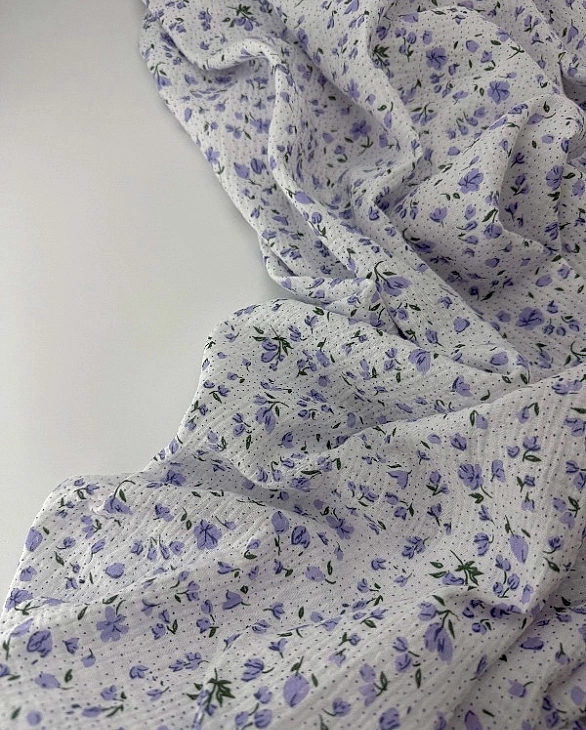 M 07301 C02 | RAINBOW-C07 Муслін жатка 2-х шаровий принт квіти фіолетові з крапорчками на молочному