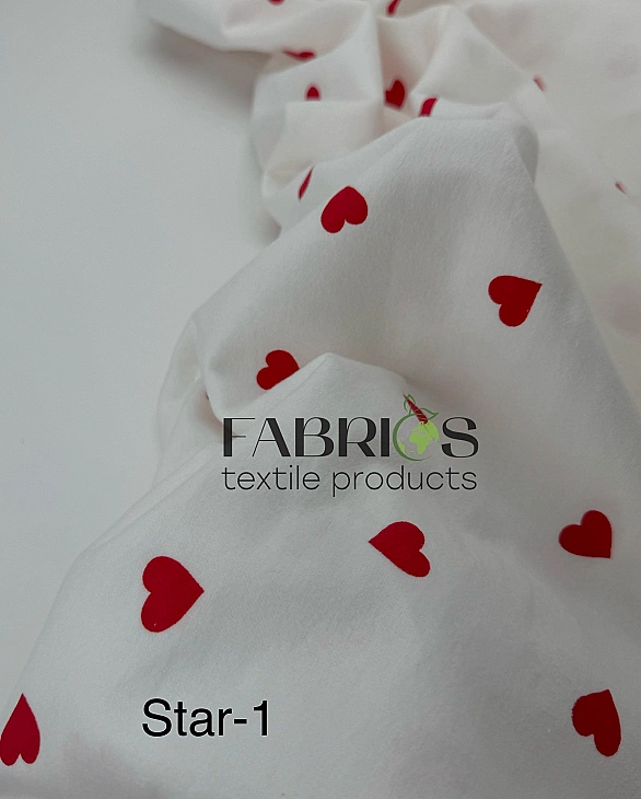 F 111 C02 фланель принт LOVE сердечки червоні середні на молочному 100% бавовна 145-150 см 150-160 г