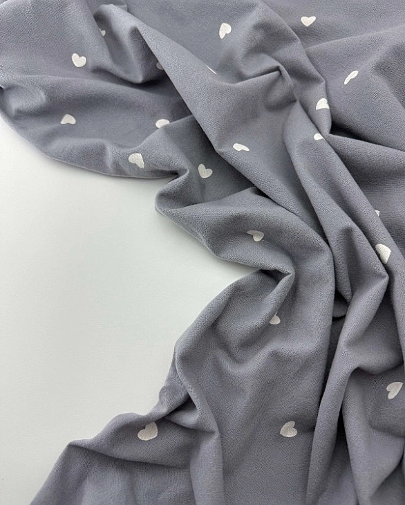 F 113 C13 фланель принт LOVE сердечки білі середні на сірому 100% бавовна 150 см 150-160 грам/м.кв.