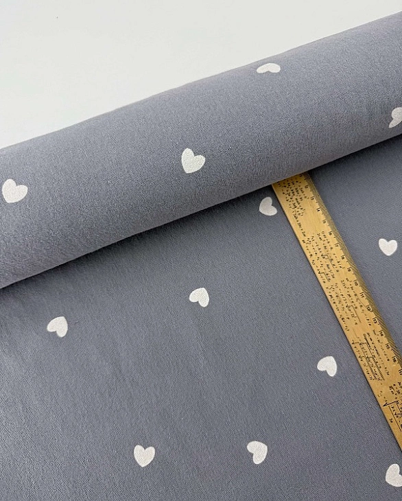 F 113 C13 фланель принт LOVE сердечки білі середні на сірому 100% бавовна 150 см 150-160 грам/м.кв.