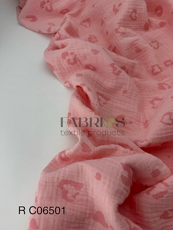 M 113 C78 Муслін жатка 2-х шаровий принт цятки леопард і сердечки лео на рожевому 100% бавовна 135-1