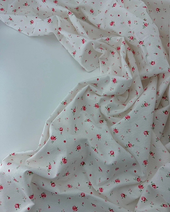 F 3 C2 фланель принт квіти троянди червоні на білому 100% бавовна 150 см 150-160 грам/м.кв.