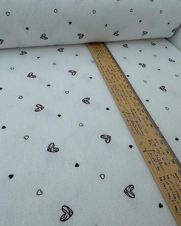 F 14 C2 BLACK фланель принт LOVE сердечки чорні намальовані на білому 100% бавовна 150 см 150-160 гр