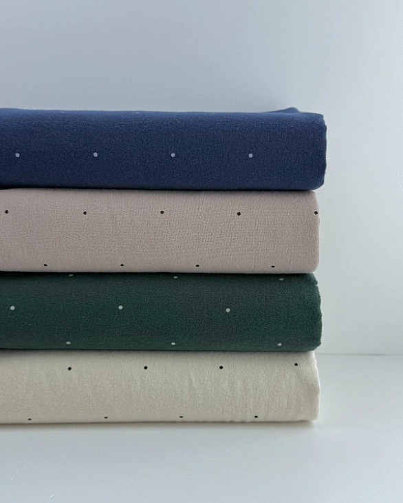 F 103 C37 фланель принт геометричний крапочки білі на синьому 100% бавовна 150 см 150-160 грам/м.кв.