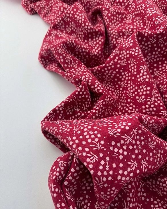 SOFIA 24008 C 888 фланель принт квіти розсипні білі на бордовому 100% бавовна 150 см 150-160 грам/м.