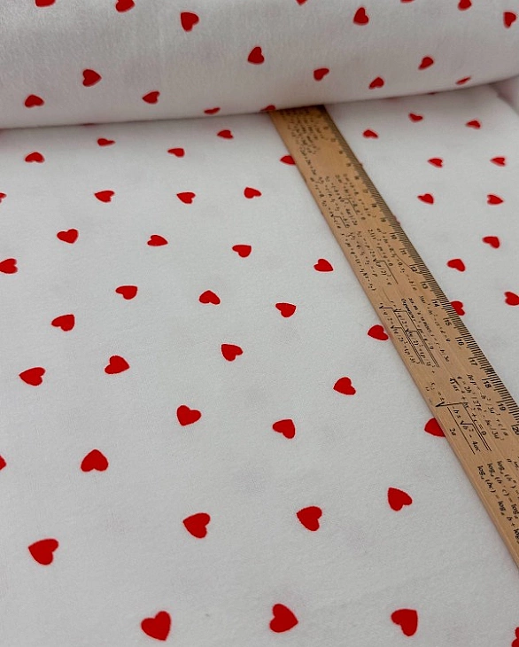 F 109 C02 фланель принт LOVE сердечки червоні дрібні на молочному 100% бавовна 150 см 150-160 грам/м