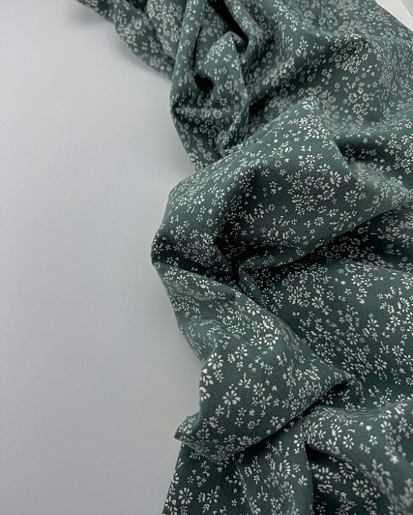 LISA-7 702 Тепла бавовна принт квіти ромашкове поле на зеленому 100% бавовна 150 см 150 грам/м.кв.