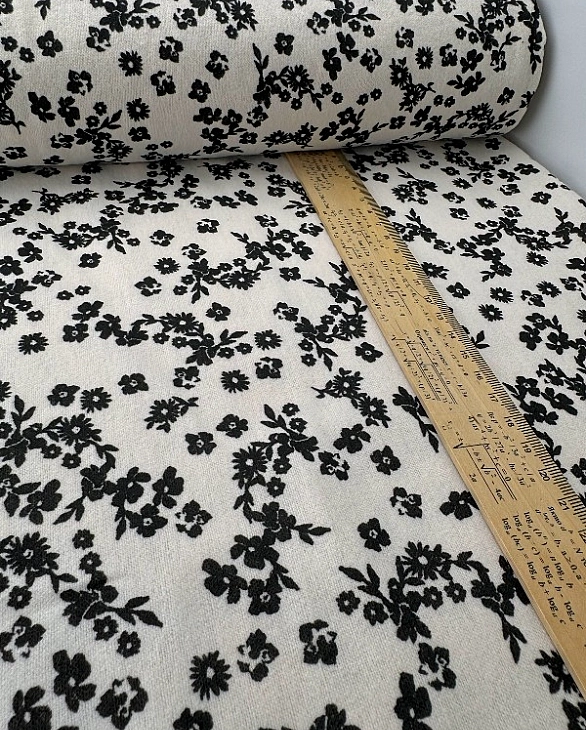 LISA-9 701 Тепла бавовна принт квіти чорні різні на айворі 100% бавовна 150 см 150 грам/м.кв.