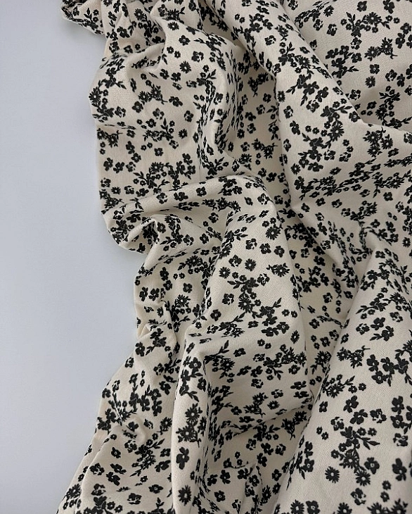 LISA-9 701 Тепла бавовна принт квіти чорні різні на айворі 100% бавовна 150 см 150 грам/м.кв.