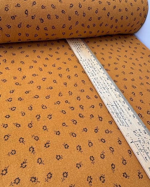 LISA-15 701 Тепла бавовна принт квіти дрібні коричневі на гірчичному 100% бавовна 150 см 150 грам/м.