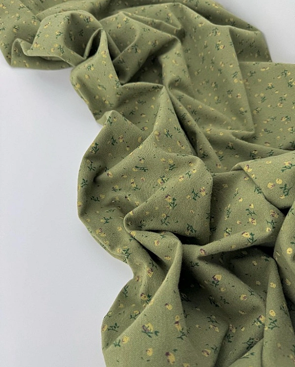 LISA-18 701 Тепла бавовна принт квіти жовто-зелені на оливковому 100% бавовна 150 см 150 грам/м.кв.