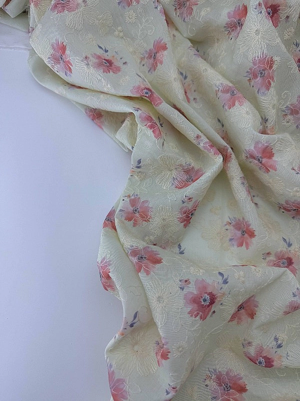 CANDY-C189 батист принт квіти вишивка акварельні рожеві на лимонному 100% бавовна 135см 90-100 грам/